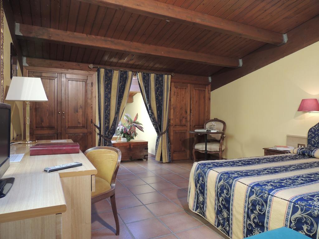 Villa Country Relais I Due Laghi à Anguillara Sabazia Chambre photo